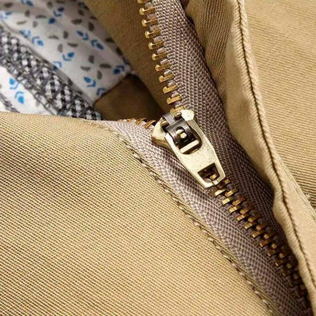 Bermuda Masculina Classic Comfort Torinzi TZ517, modelo leve e resistente em brim premium, ideal para looks casuais e elegantes com conforto.