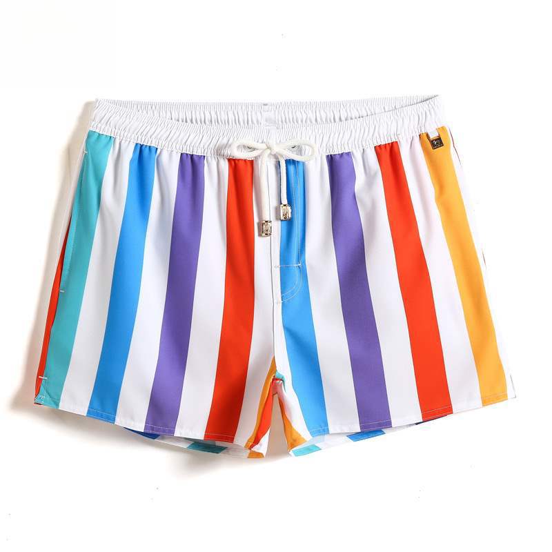 Bermuda Masculina Praia Listrada Torinzi TZ504 leve e moderna, com estampa clássica e caimento ajustado, ideal para praia, piscina e passeios urbanos.