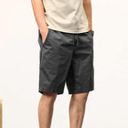 Bermuda Masculina Street Torinzi TZ514 masculina, modelo leve e resistente em sarja premium, ideal para looks urbanos e casuais com estilo.