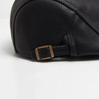 Boina Masculina de Couro British Torinzi TZ271, modelo clássico em couro premium, leve e elegante, ideal para composições casuais e formais.