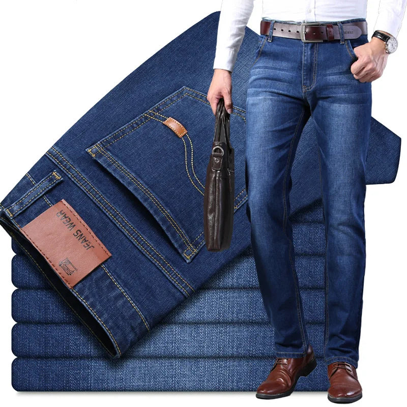 Calça Jeans Masculina Clássica Torinzi TZ005 moderna e durável, com tecido elástico e toque macio, ideal para looks casuais e elegantes.
