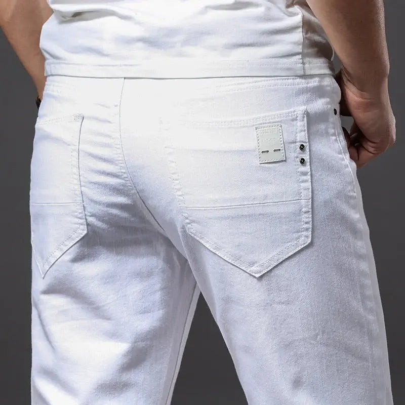 Calça Jeans Masculina Classy Torinzi TZ261 elegante e moderna, com tecido premium e caimento impecável, ideal para eventos e ocasiões formais.