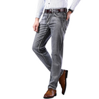 Calça Jeans Masculina Spectre Torinzi TZ260 feita com material premium e acabamento refinado, ideal para visuais elegantes e duráveis.