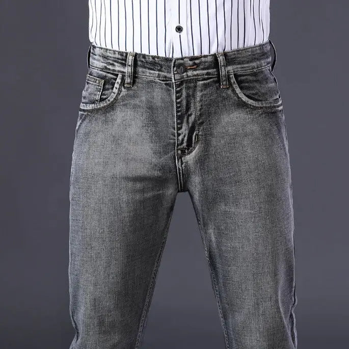 Calça Jeans Masculina Spectre Torinzi TZ260 feita com material premium e acabamento refinado, ideal para visuais elegantes e duráveis.