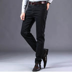 Calça Jeans Masculina Spectre Torinzi TZ260 feita com material premium e acabamento refinado, ideal para visuais elegantes e duráveis.