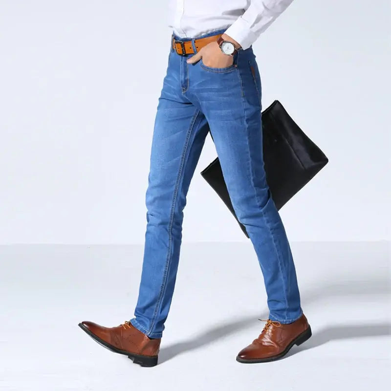 Calça Jeans Masculina Wear Torinzi TZ262 elegante e resistente, com tecido respirável e acabamento de luxo, ideal para eventos e uso diário.