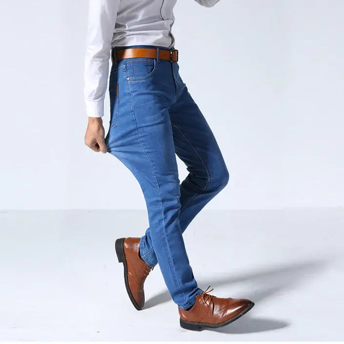 Calça Jeans Masculina Wear Torinzi TZ262 elegante e resistente, com tecido respirável e acabamento de luxo, ideal para eventos e uso diário.