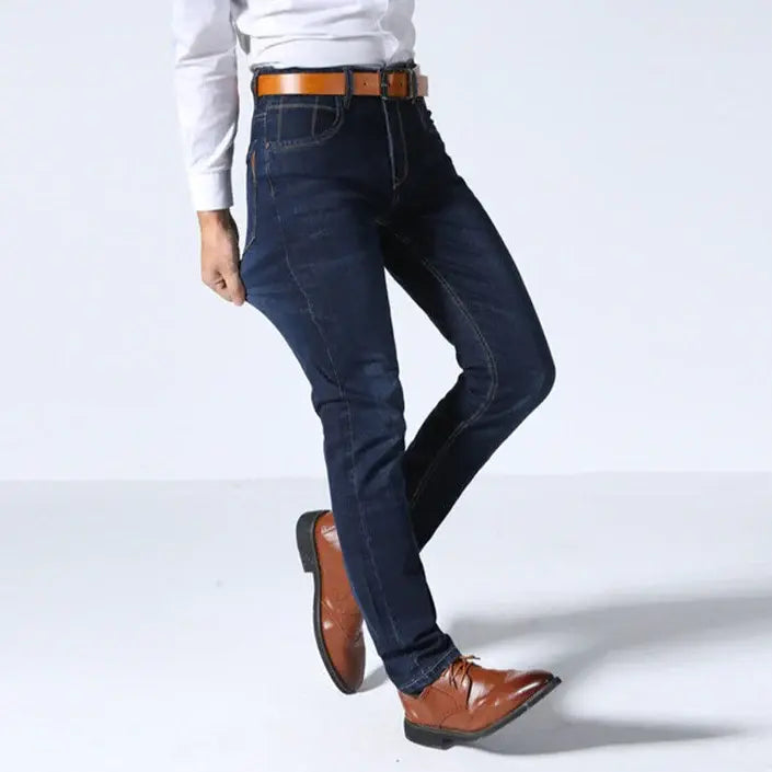 Calça Jeans Masculina Wear Torinzi TZ262 elegante e resistente, com tecido respirável e acabamento de luxo, ideal para eventos e uso diário.