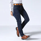 Calça Jeans Masculina Wear Torinzi TZ262 elegante e resistente, com tecido respirável e acabamento de luxo, ideal para eventos e uso diário.