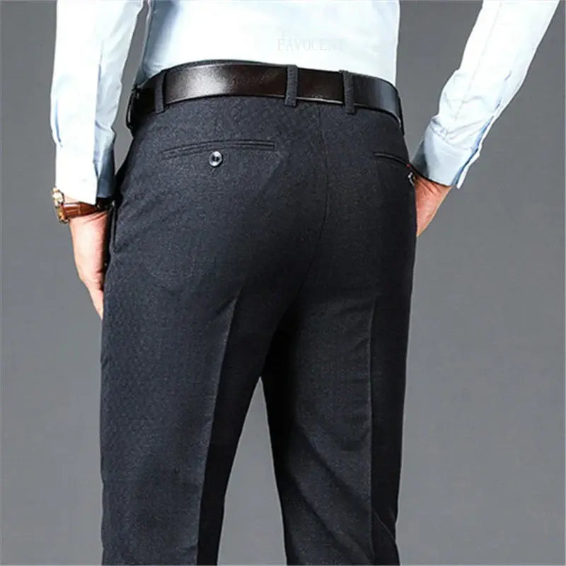 Calça Social Masculina Executiva Clássica Torinzi TZ008 com design tradicional e tecido refinado para visuais formais e sofisticados.