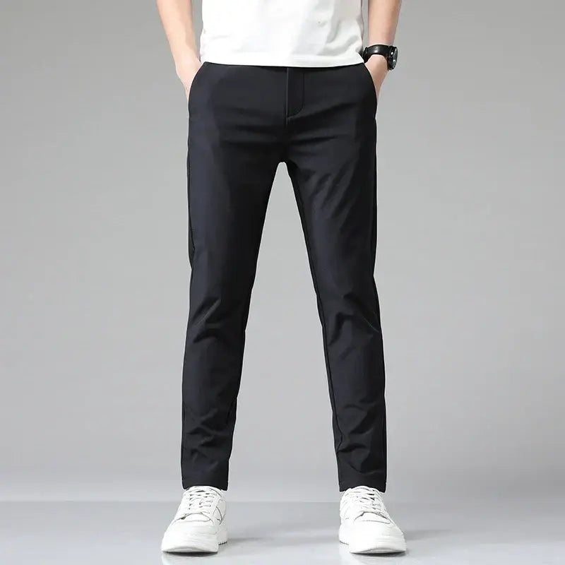 Calça Social Masculina Slim Torinzi TZ007 elegante e moderna, com modelagem slim fit e tecido premium, ideal para looks formais e casuais.