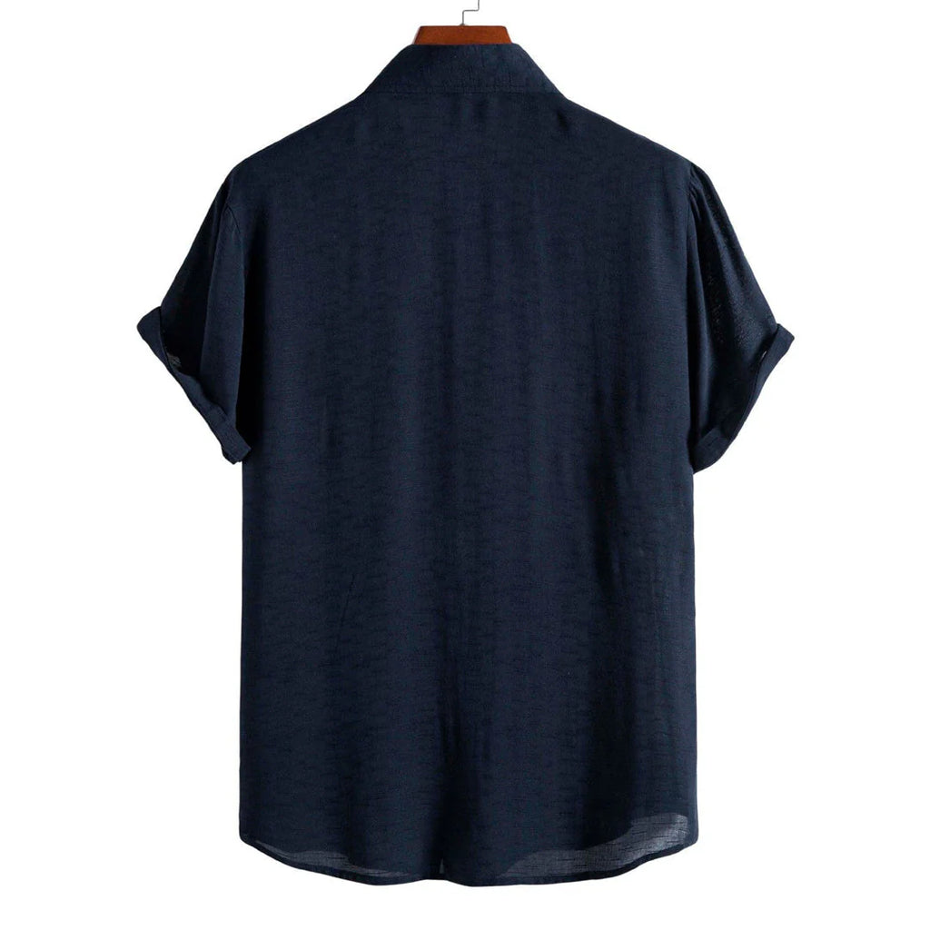 Camisa Manga Curta Torinzi Lisa Everyday TZ599 masculina, modelo liso e leve com caimento ajustado, ideal para composições casuais e elegantes.