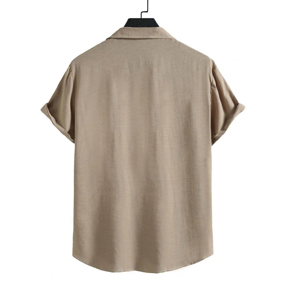 Camisa Manga Curta Torinzi Lisa TZ537 masculina, modelo liso em tecido leve e respirável, caimento ajustado, ideal para combinar com jeans, linho ou bermudas.