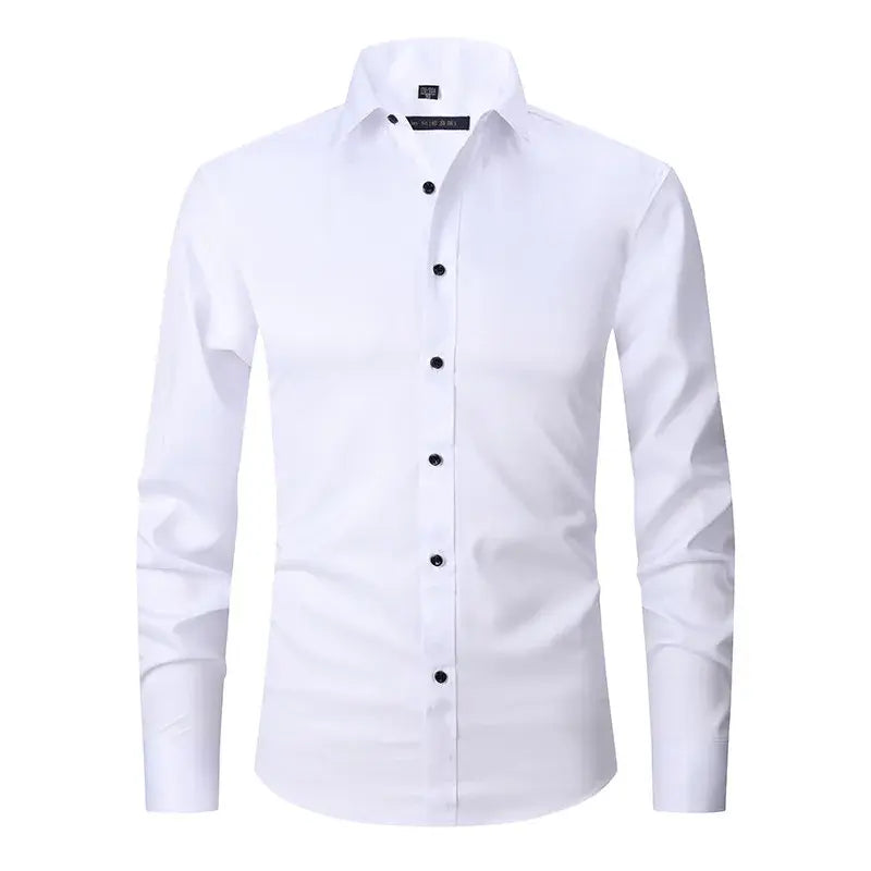 Homem vestindo Camisa Social Masculina de Algodão Torinzi TZ083 preta, com design slim e tecido de algodão premium.