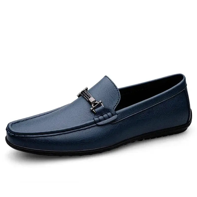 Mocassim Masculino de Couro Torinzi TZ299 elegante e durável, com acabamento artesanal e conforto ideal para ocasiões casuais e formais.