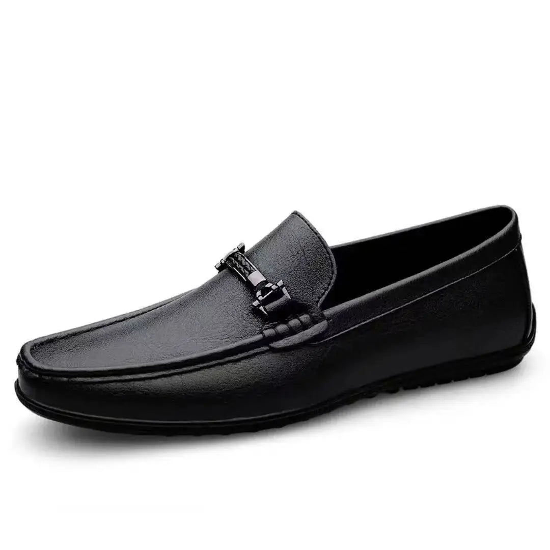 Mocassim Masculino de Couro Torinzi TZ299 elegante e durável, com acabamento artesanal e conforto ideal para ocasiões casuais e formais.