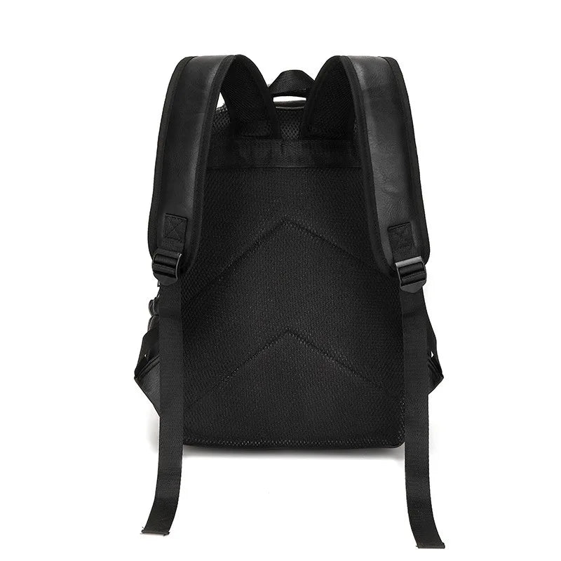 Mochila de Couro Masculina Torinzi TZ072 resistente à água, com USB e compartimentos antifurto para uso executivo e viagens.
