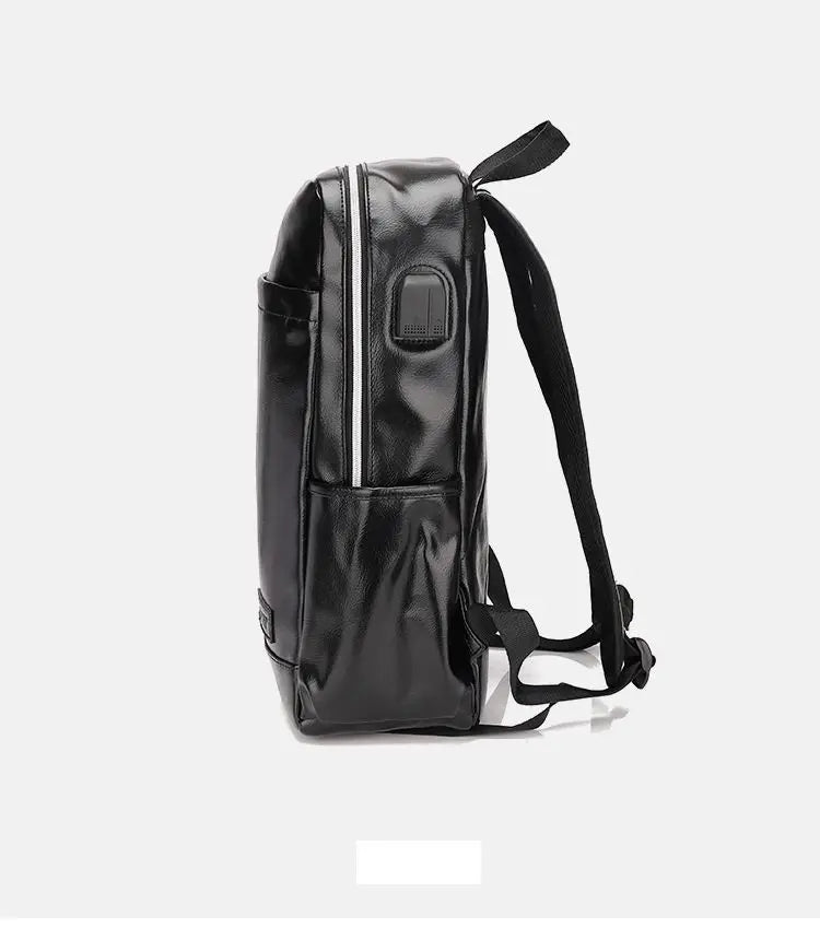 Mochila Executiva em Couro Venice Torinzi TZ068 em couro sintético premium com design moderno e organização prática.