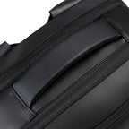 Mochila Executiva Torinzi TZ066 para notebook 15”, impermeável e com porta USB, ideal para trabalho e viagens com estilo e segurança.