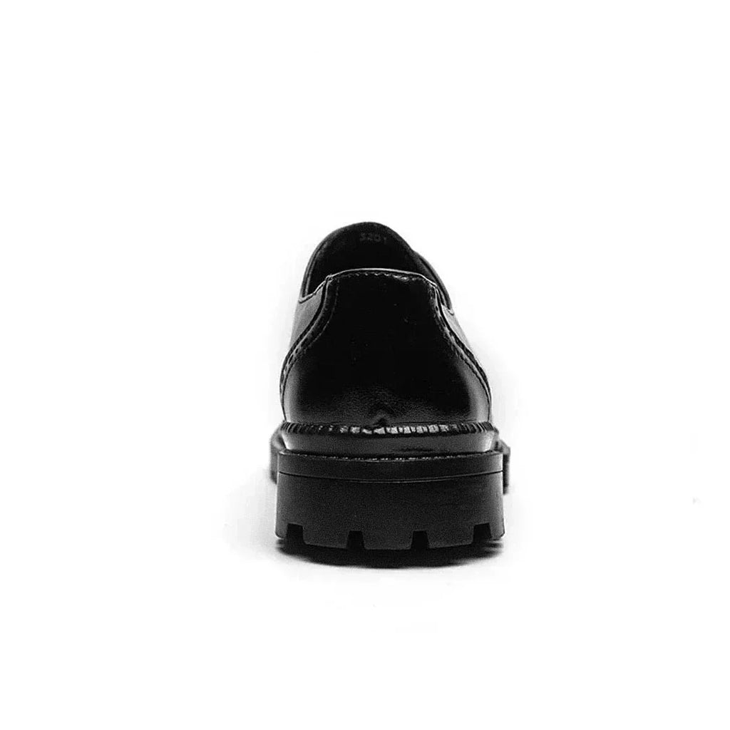 Sapato Masculino Derby Torinzi TZ358 elegante e resistente, em couro fosco com solado tratorado, ideal para looks urbanos e formais.