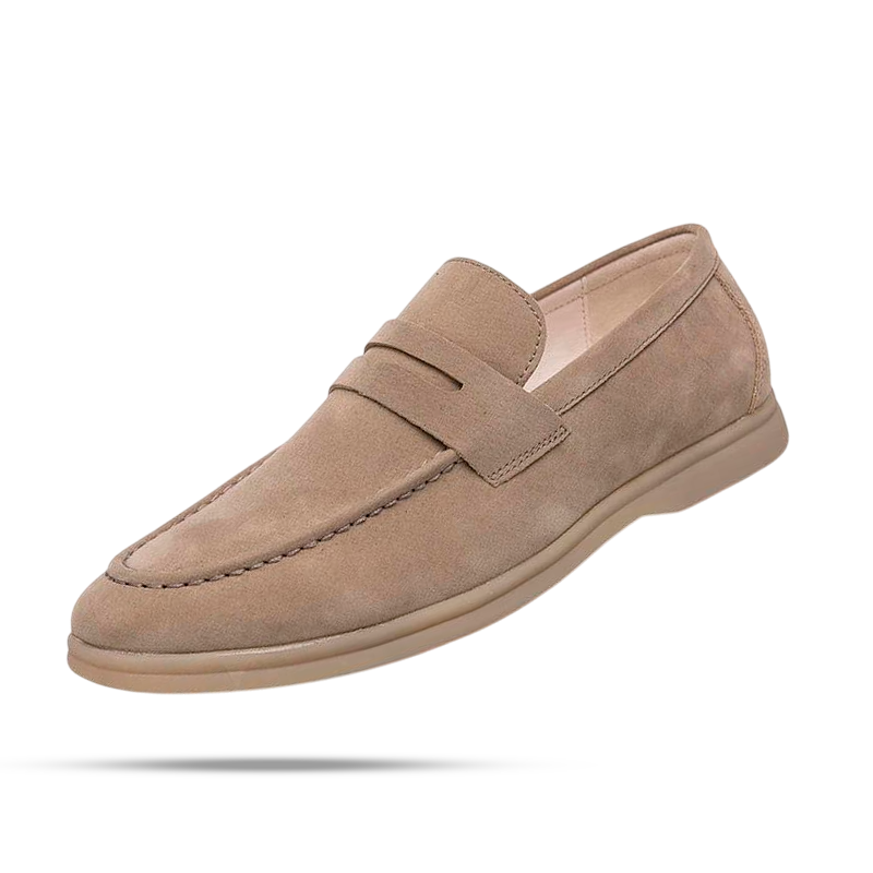 Sapato Masculino Loafer Torinzi TZ370 elegante e confortável, em camurça macia com design moderno, ideal para ocasiões sociais e casuais.