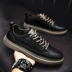 Tênis Masculino de Couro Torinzi TZ330 feito em couro legítimo com design moderno e confortável para uso casual ou social.