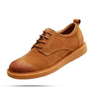 Tênis Masculino em Camurça Torinzi TZ425 marrom, com forro térmico e solado de borracha, ideal para conforto e elegância no dia a dia.