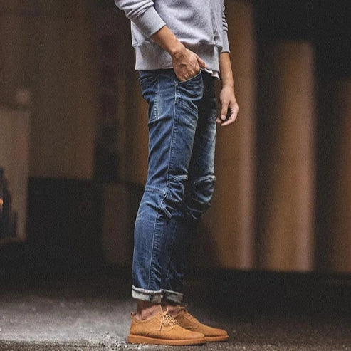 Tênis Masculino em Camurça Torinzi TZ425 marrom, com forro térmico e solado de borracha, ideal para conforto e elegância no dia a dia.