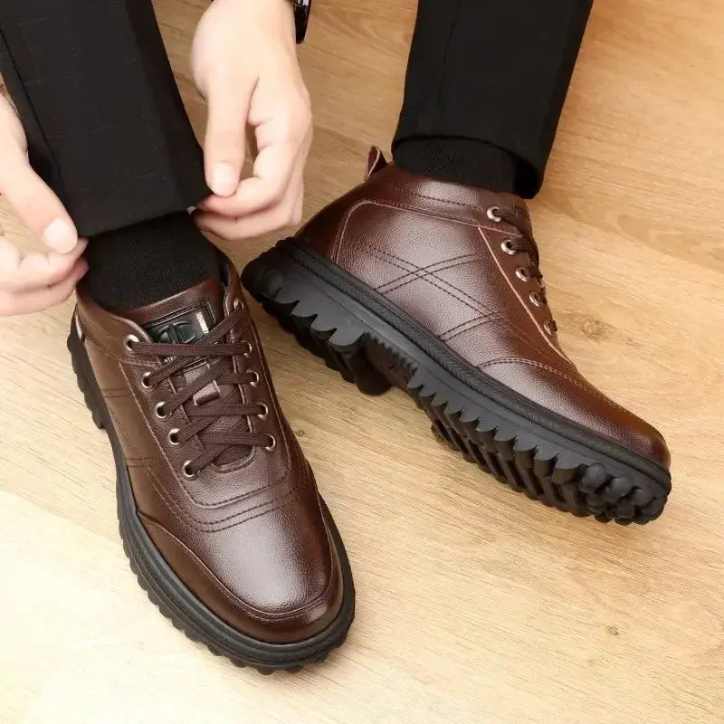 Bota Masculina de Couro Acolchoada Torinzi TZ290 Bota Masculina de Couro Acolchoada Torinzi TZ290