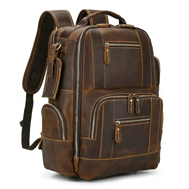 Mochila Executiva em Couro Retrô Torinzi TZ071 elegante e funcional, em couro legítimo com design clássico e divisórias para notebook e documentos.