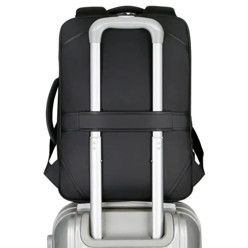 Mochila Executiva Torinzi TZ066 - Notebook 15`, Impermeável e Porta USB Mochila Executiva Torinzi TZ066 - Notebook 15`, Impermeável e Porta USB